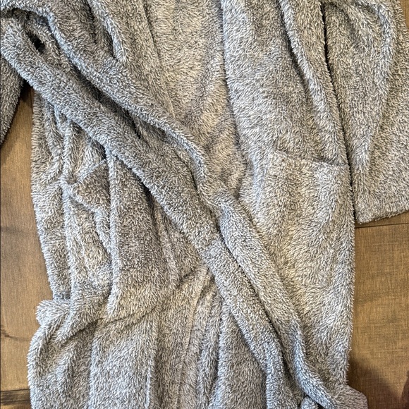 Cozy Gray Robe - Picture 5 of 6